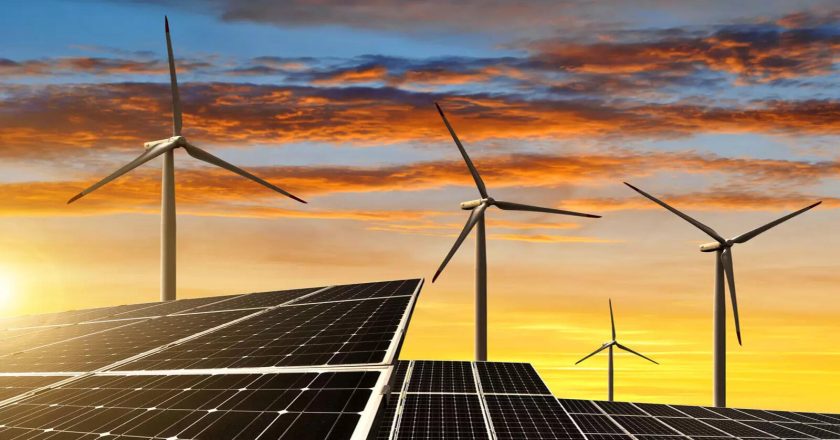 Government sets 500 GW target, renewables dominate investments